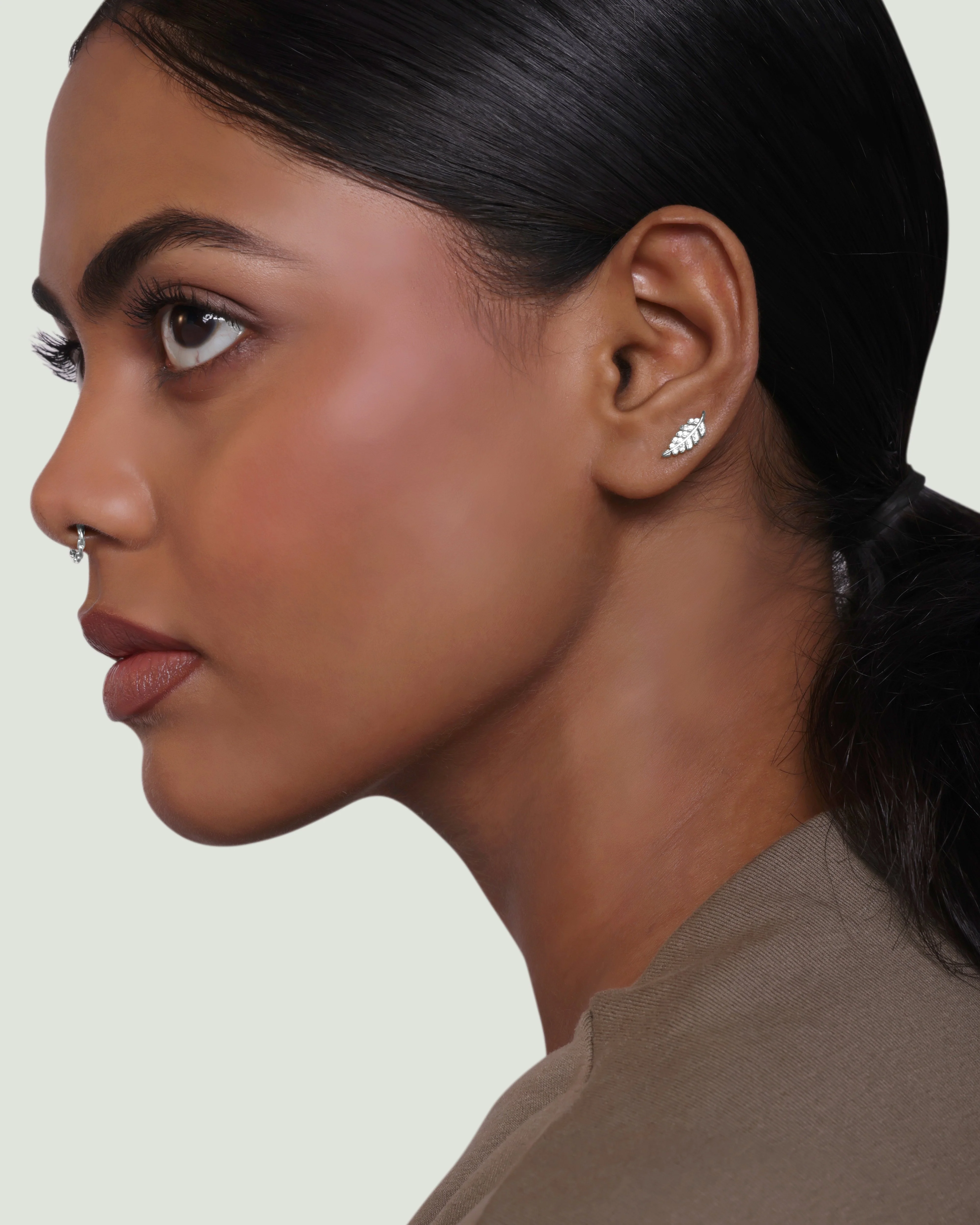 Elegant Leaf Stud Earrings - Image 3